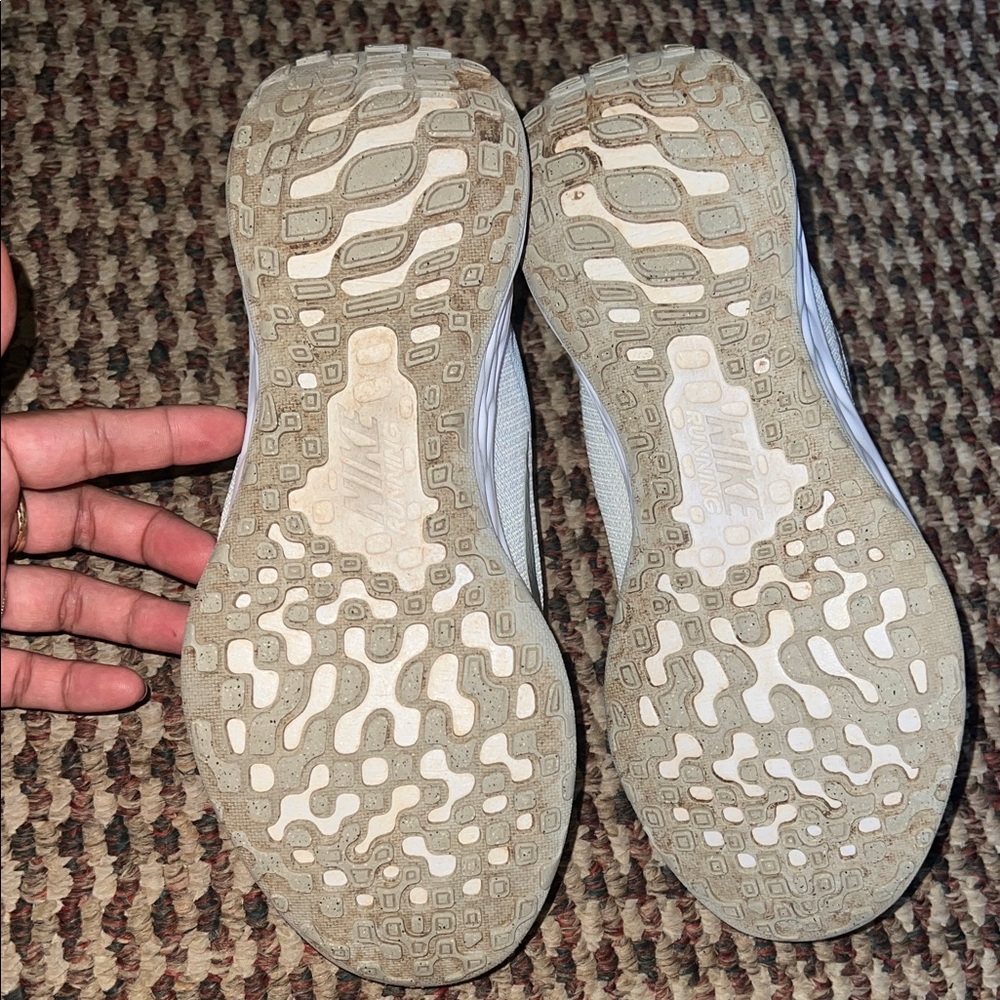 Nike Revolution 6 White and Gray Women’s Athletic Shoes - Picture 5 of 5